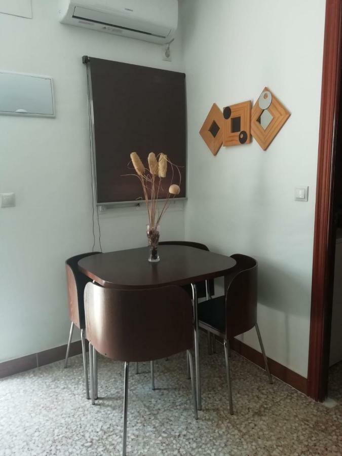 Casita A 800 Metros De Sevilla Camas Bagian luar foto